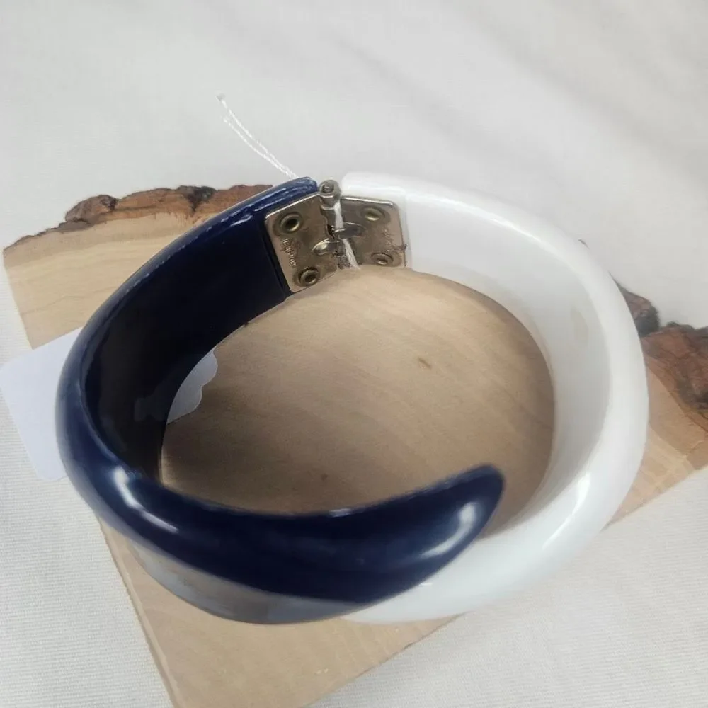 Vintage Blue and White Bypass Clamper Bangle 6.75